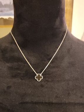 925 Solid Silver Clover Pendant Necklace - Women's Jewelry